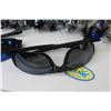 Image 2 : (12) - UV 400 Looks Sunglasses (blue & black lenses)