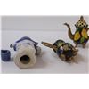 Image 6 : Asian Porcelain Water Figurine & (2) Lemon Teapot Displays - 4" tall