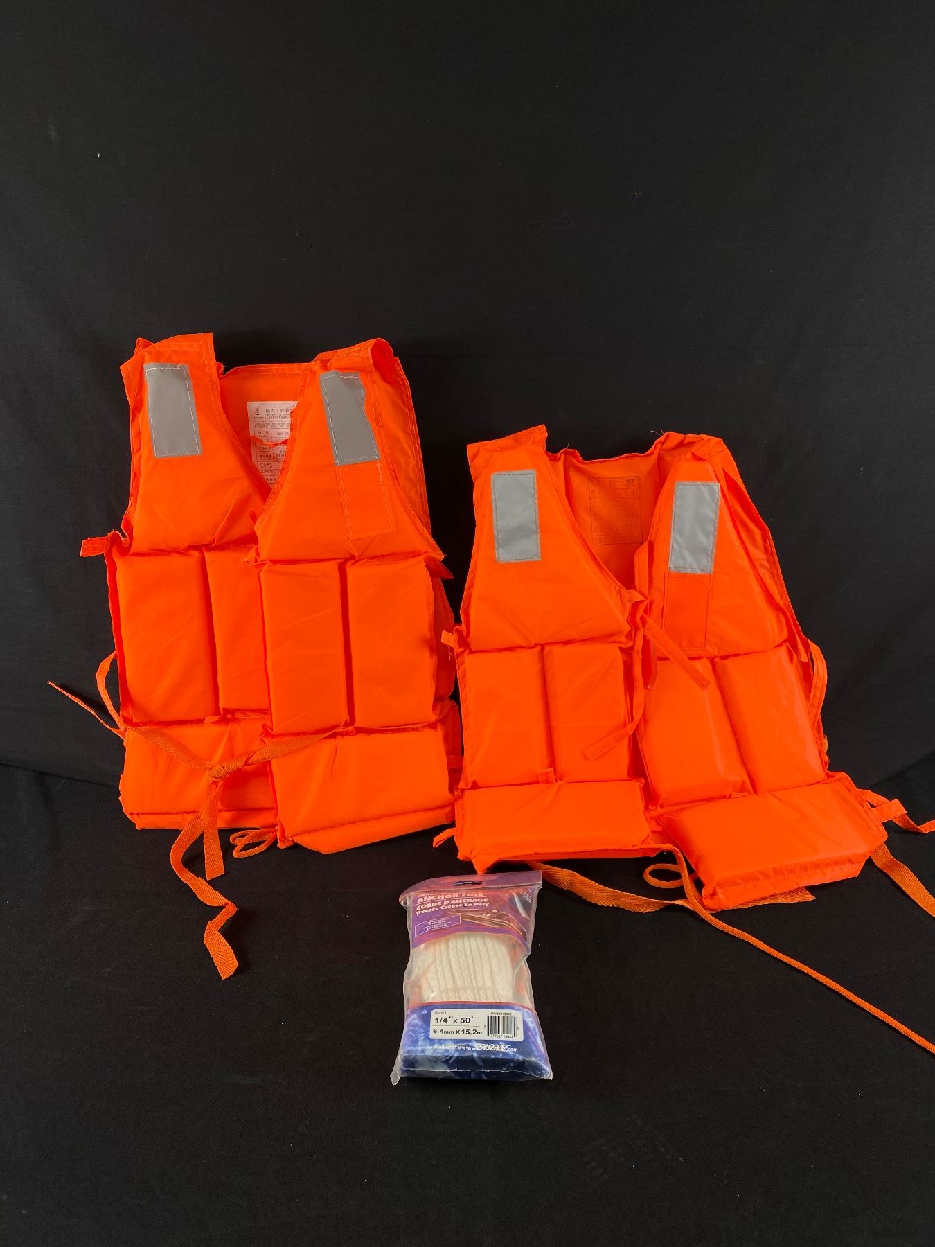 2 Reflectable Life Jackets and 50 Foot Rope