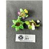 Image 2 : Vintage Porcelain Flower Brooches