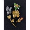 Image 2 : 5 Vintage Flower Brooches, Some Enameled, Nice Collection