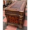 Image 2 : ARELY PERUVIAN LEATHER HAND TOOLED & PAINTED DESK