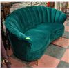 Image 2 : MERMAID EMERALD GREEN VELVET SOFA WITH POLISHED