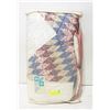 Image 1 : UNIQUE QUILT COMPANY PATCHWORK QUILT- 86" X 72"