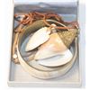 Image 1 : ESTATE MOTHER OF PEARL BANGLE, CONCH SHELL