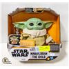 Image 1 : STAR WARS MANDAORIAN THE CHILD ANIMATRONIC
