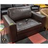 Image 1 : BROWN LEATHERETTE EXTRA WIDE CHAIR WITH FOLD OUT