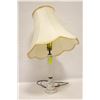Image 1 : PORCELAIN LAMP H-31"
