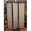 Image 1 : 3 PANEL WOOD ROOM DIVIDER