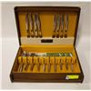 Image 1 : WOODEN ONEIDA COMMUNITY STAINLESS