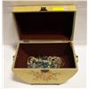 Image 1 : JEWELRY/TRINKET BOX WITH COSTUME