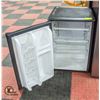 Image 2 : DANBY SILHOUETTE DAR259BL MINI FRIDGE
