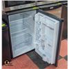 Image 2 : DANBY BY DESIGNER MINI FRIDGE