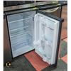 Image 2 : DANBY BY DESIGNER MINI FRIDGE