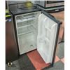 Image 2 : ROYAL SOVEREIGN MINI FRIDGE