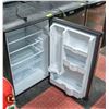 Image 2 : DANBY BY DESIGNER MINI FRIDGE