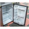 Image 2 : DANBY BY DESIGNER MINI FRIDGE
