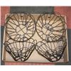Image 1 : 4 BLACK METAL HANGING PLANTERS 12"DIAMETER