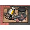 Image 1 : 3" BENCH GRINDER AND 2 PALM SANDERS