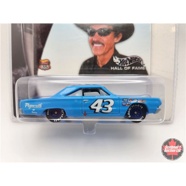 Hot Wheels : '67 Plymouth - Hall of Fame - Richard Petty