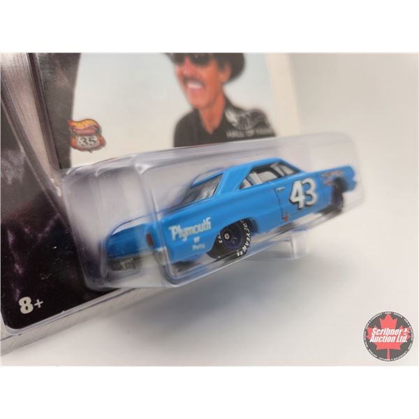 Hot Wheels : '67 Plymouth - Hall of Fame - Richard Petty