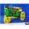Image 1 : JOHN DEERE Model G Tractor "Prestige Collection" (Scale 1:16) (Box 7"H x 11"W x 7"D) (SEE PICS!)