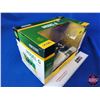 Image 7 : JOHN DEERE Model G Tractor "Prestige Collection" (Scale 1:16) (Box 7"H x 11"W x 7"D) (SEE PICS!)