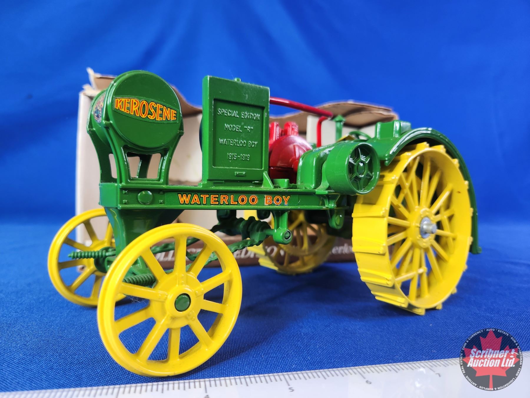 JOHN DEERE 1915 Model R Waterloo Boy Tractor (Scale 1:16) (Box 5-1/2