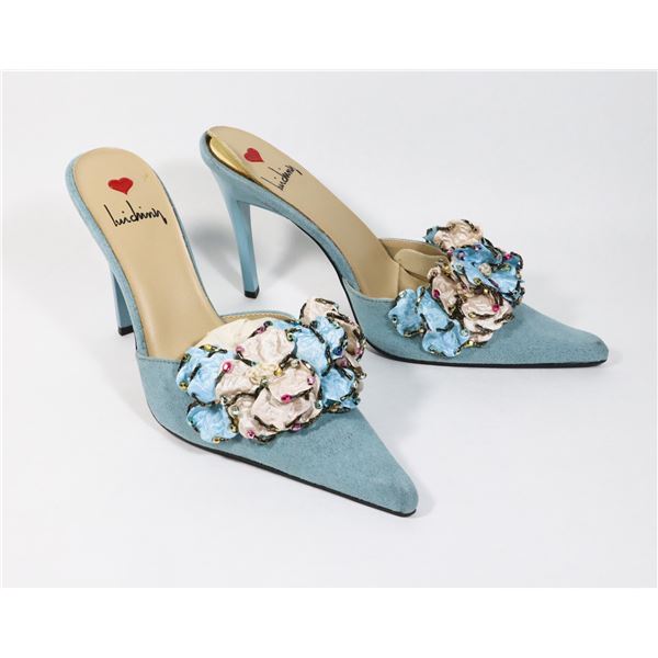 DISPLAY MODEL LUICHINY SIZE 8 HEELS