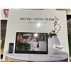 Image 1 : Digital photo frame with remote control