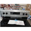 Image 2 : Whirlpool YWFE515S0JS Range, Electric, 30 inch Exterior Width, Self Clean, 4 Burners, 5.3 cu. ft. Ca