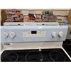 Image 2 : Maytag - 5.3 cu. ft Electric Range in White - YMER6600FW **NEW Scratch & Dent - Please Inspect befor