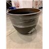 Image 2 : Southern Patio HDR planter pot for indoor or outdoor use