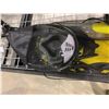 Image 3 : Body Glove free breathing snorkel set with full face mask and fins