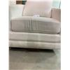 Image 2 : Thomasville white upholstered chair