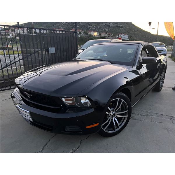 2012 Ford Mustang Convertible - CLEAN/180,481 Mi