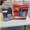 Image 1 : HONEYWELL WAMR MIST HUMIDIFER AND SPACE HEATER