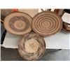 Image 2 : LOT OF WICKER CENTER PIECES