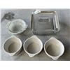Image 1 : 4 VINTAGE CASSEROLE DISHES AND GLASS LIDDED ANCHOR HOCKING DISH