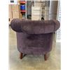 Image 2 : BROWN TUB CHAIR WITH NAILHEAD ACCENTS