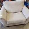 Image 2 : GREY OVERSIZED ARM CHAIR