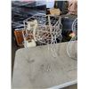 Image 2 : 3 METALPLANT STANDS AND METAL GUITAR SHAPE CD STAND