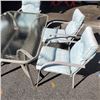 Image 2 : GLASS TOP PATIO TABLE AND 5 CHAIRS W/ CUSHIONS