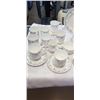 Image 14 : 33 PIECES ROYAL ALBERT MEMORY LANE CHINA - 8 DINNER PLATES, 8 SIDE PLATES, 8 MUGS, PLATTER, 2 OVAL S