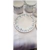Image 17 : 33 PIECES ROYAL ALBERT MEMORY LANE CHINA - 8 DINNER PLATES, 8 SIDE PLATES, 8 MUGS, PLATTER, 2 OVAL S