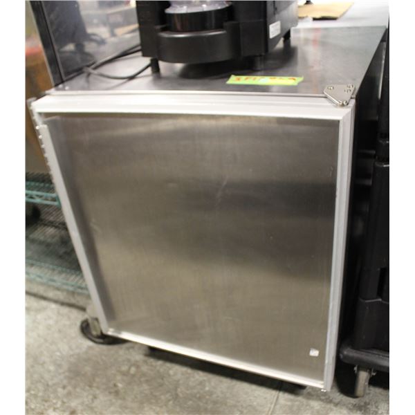 SILVERKING 27" UTC SINGLE DOOR COOLER