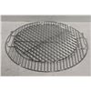 Image 1 : NEW ROUND COOKING GRILL W / THERMOMETER