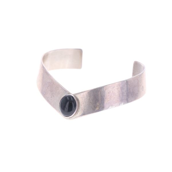 Pueblo M. Calabaza Sterling Silver Onyx Bracelet