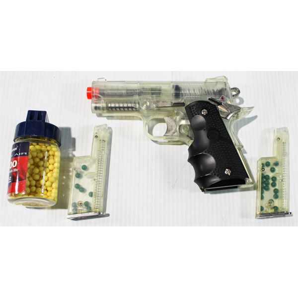 AIRSOFT PISTOL STINGER P32 W/2 MAGAZINES + BB'S