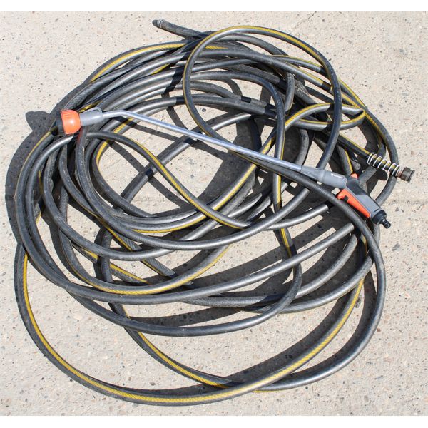 HEAVY DUTY GARDEN HOSE WITH HAND SPRAYER